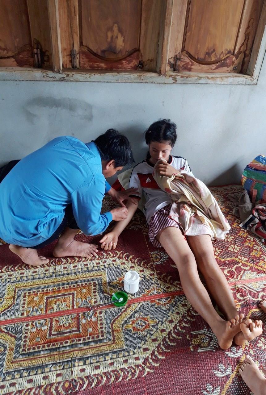 Những ngày giúp người dân Lào vùng bị nạn